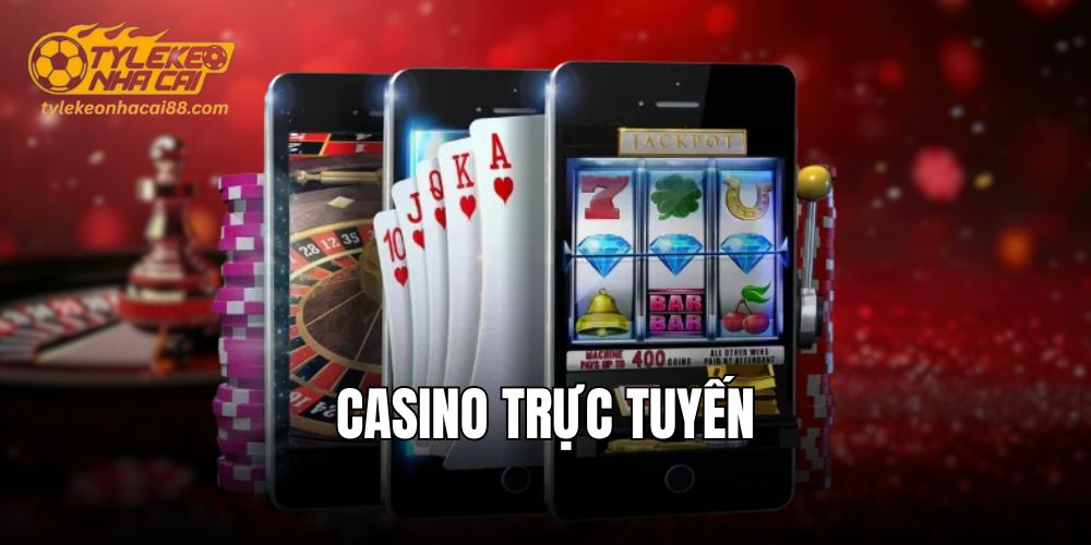 Dealer xinh đẹp dẫn dắt ván bài tại sảnh casino
